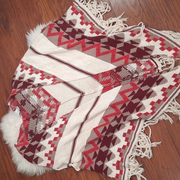 American Rag Sleeveless Southwestern Knit Fringe Boho Pancho - Picture 1 of 6
